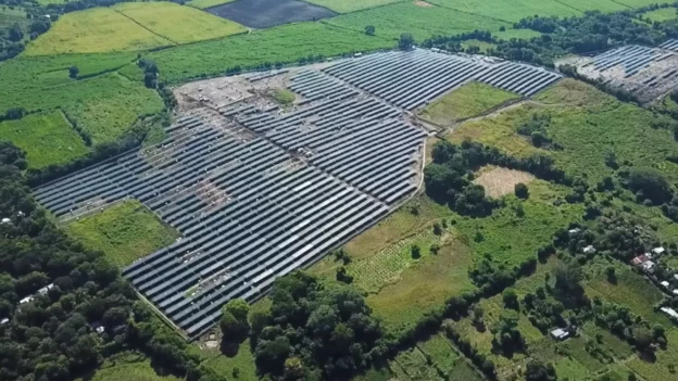 construcción de una planta solar en Guatemala