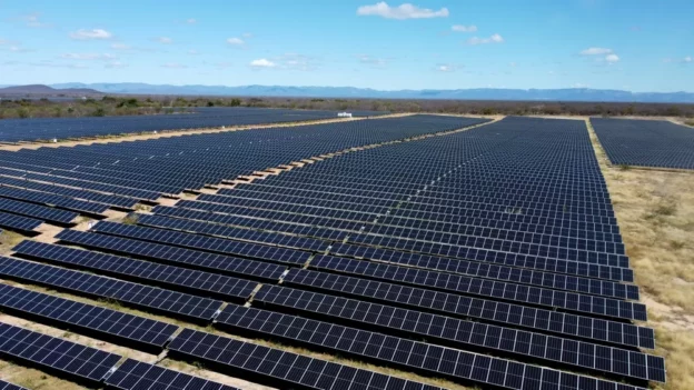 India: Ponen en marcha 1 GW de la "mayor central solar del mundo"
