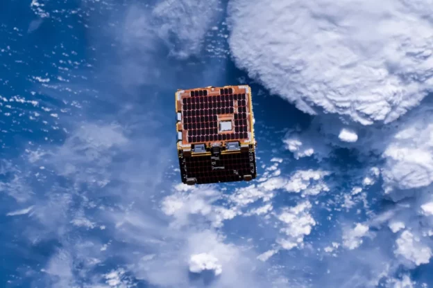 Un pesado cargamento de basura espacial cayó en la Tierra