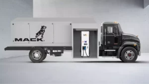 camión eléctrico de Mack y estación de carga móvil