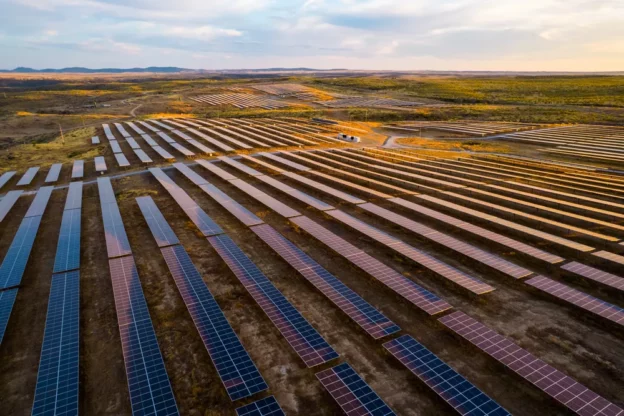 financiación para 123 megavatios en tres plantas fotovoltaicas