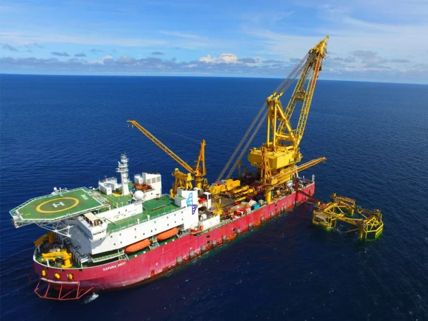 El contrato de servicios submarinos