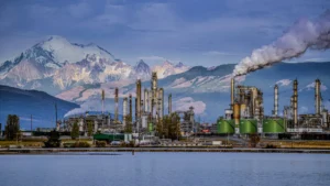 Integration of renewable energies in refineries: Impact on carbon footprint.