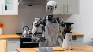 robot Apollo haciendo labores del hogar