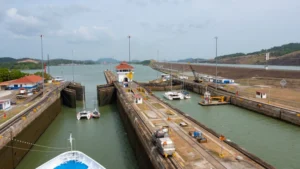 pausada la venta de los dos puertos del Canal de Panamá a BlackRock