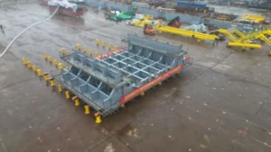 El avance de la grúa flotante más grande de Drydocks World con ZMPC