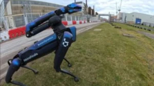 robot spot avanzando en labores de desmantelamiento nuclear