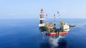 yacimiento petrolero de más de 100 millones de toneladas