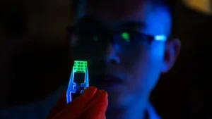 El futuro de los LEDs de perovskita, según la Universidad de