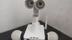 Robot hecho de basura