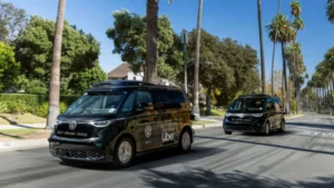 Volkswagen y Uber se alían para lanzar robotaxis