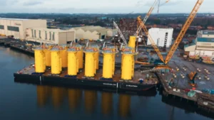 la carga de las primeras piezas para el parque eólico marino Baltic Power