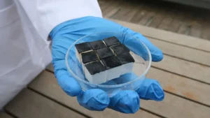 Esponja inteligente capta agua potable del aire