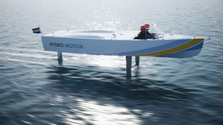 Mira Un barco propulsado por hidrógeno líquido por Hydromotion