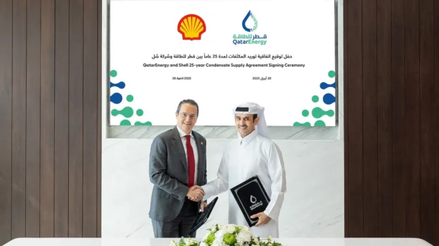 QatarEnergy sella un acuerdo con Shell para el suministro de condensado