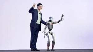 La demostración robot humanoide LeXiang No.1 con Tai Chi por Lenovo
