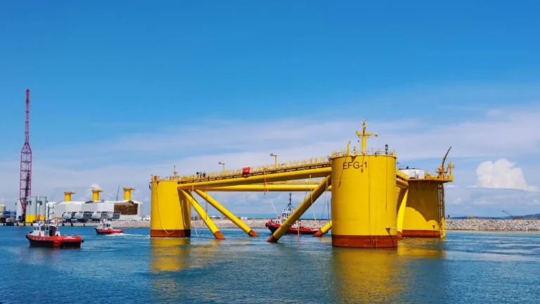 Una operación coordinada para el proyecto EFGL con la instalación del primer aerogenerador flotante