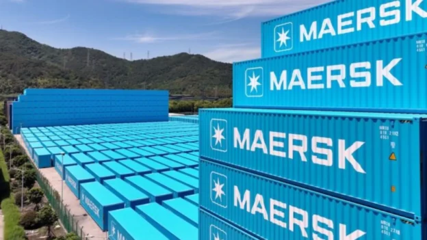 Los contenedores Maersk ahora lucen azul